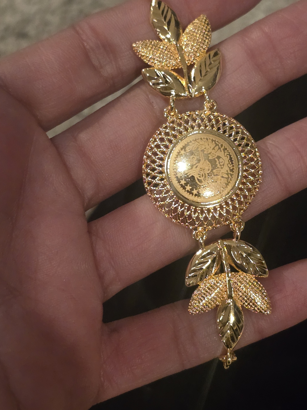 22kgp Dubai Gold Leaf Medallion Chain Bracelet - Women Jewelry - Picture 3 of 8